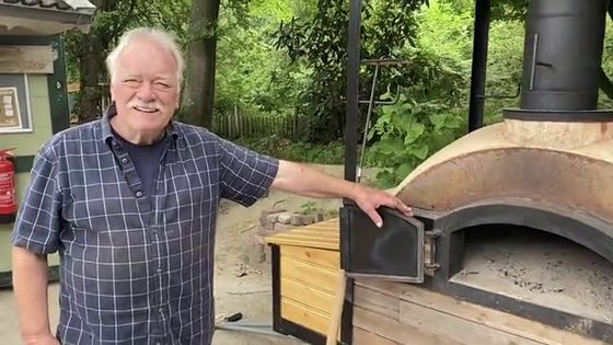 Vorschaubild zur Videoanleitung "Ofen anfeuern"